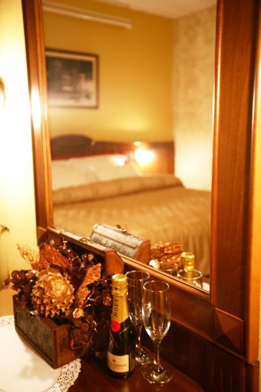 Hotel Manjez Centar Belgrad Zimmer foto